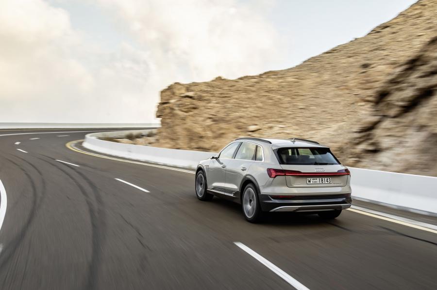  Audi e-tron 55 Quattro 2019 года  (WW) (фото 329 из 452)
